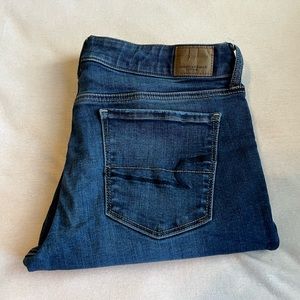 AMERICAN EAGLE SKINNY JEANS
